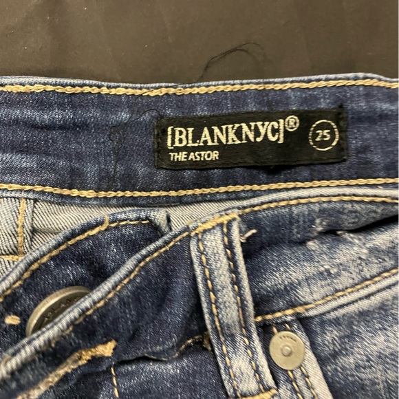 JEAN SHORTS - Picture 3 of 4